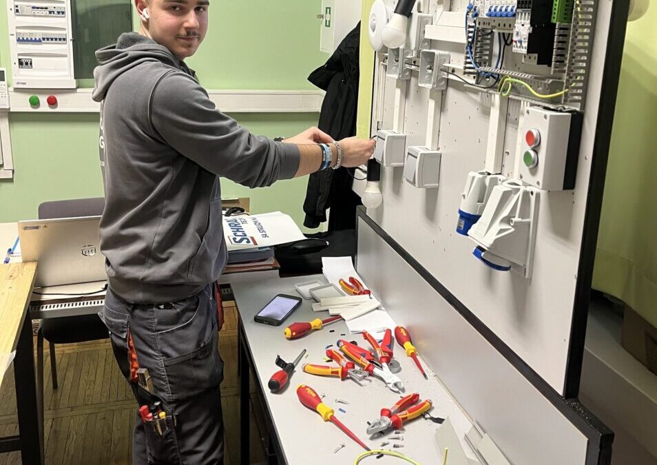 Izlučno natjecanje elektroinstalatera